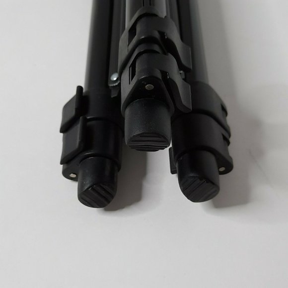 Polaroid Tripod Lightweight Durable 3 Section Legs upto 50” Black 2 Way Pan Head - Picture 2 of 10
